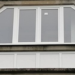 Panellakas erkely beépítés